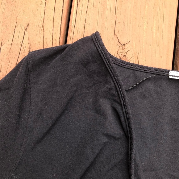 Lululemon Full Freedom Long Sleeve Top Black Yoga V-neck Style W3BABS Size 4 - Picture 10 of 11